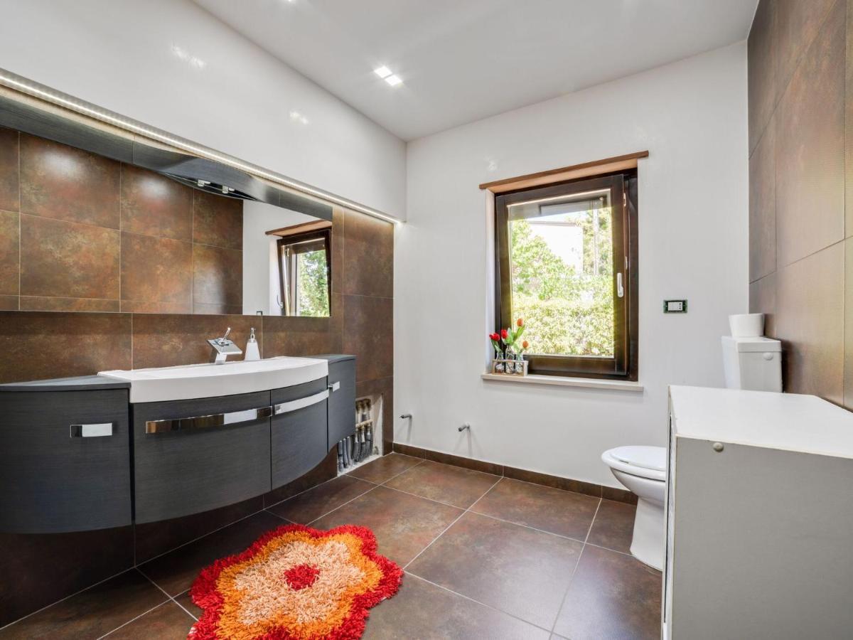 Belvilla By Oyo Modern Villa In Nissoria With Pool المظهر الخارجي الصورة